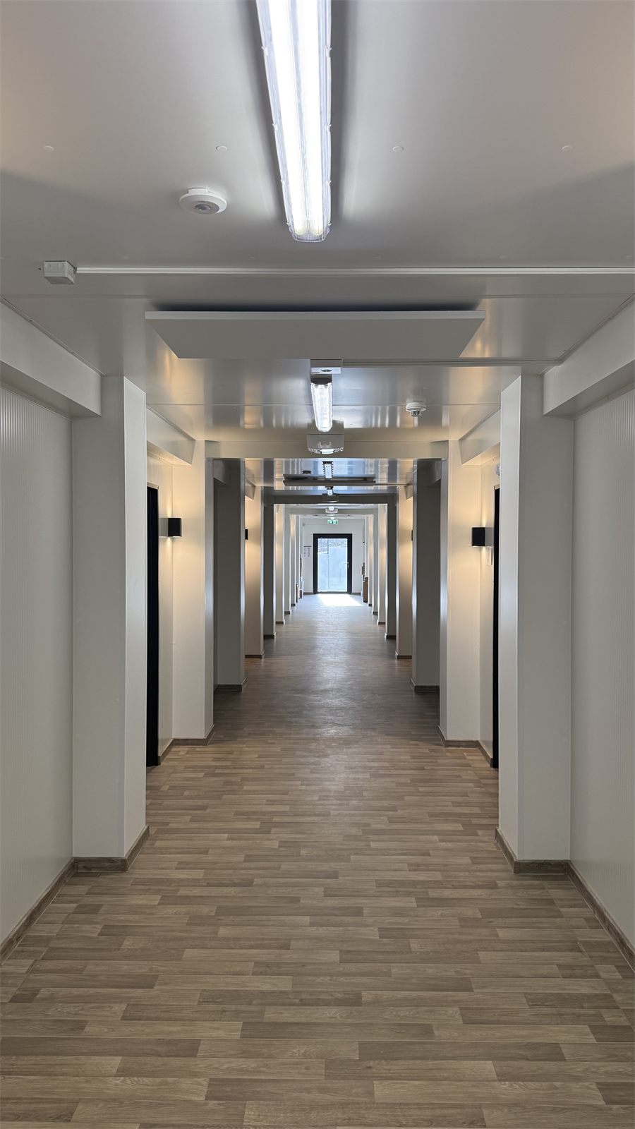 Flur im Inneren der Anlage